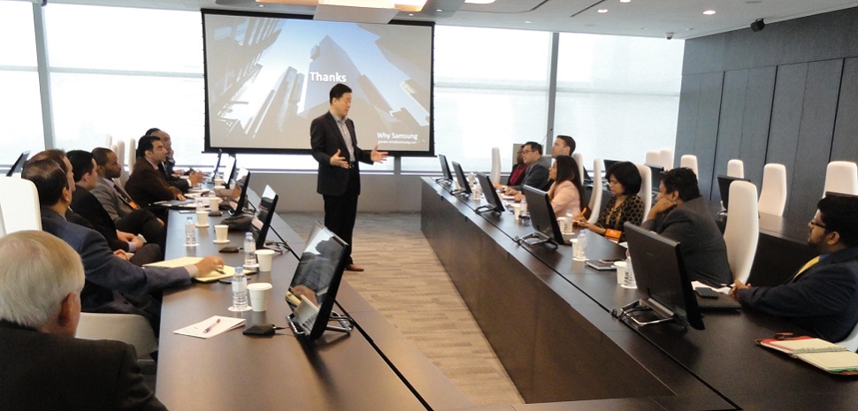 UT Dallas students get an exclusive, and rare, opportunity to meet with a senior corporate leader at Samsung while in Seoul.