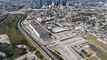White outlines mark the 38-acre site of the former Sears Roebuck distribution center at 1600 Roe St. in Dallas, recently acquired by Matthews for redevelopment.